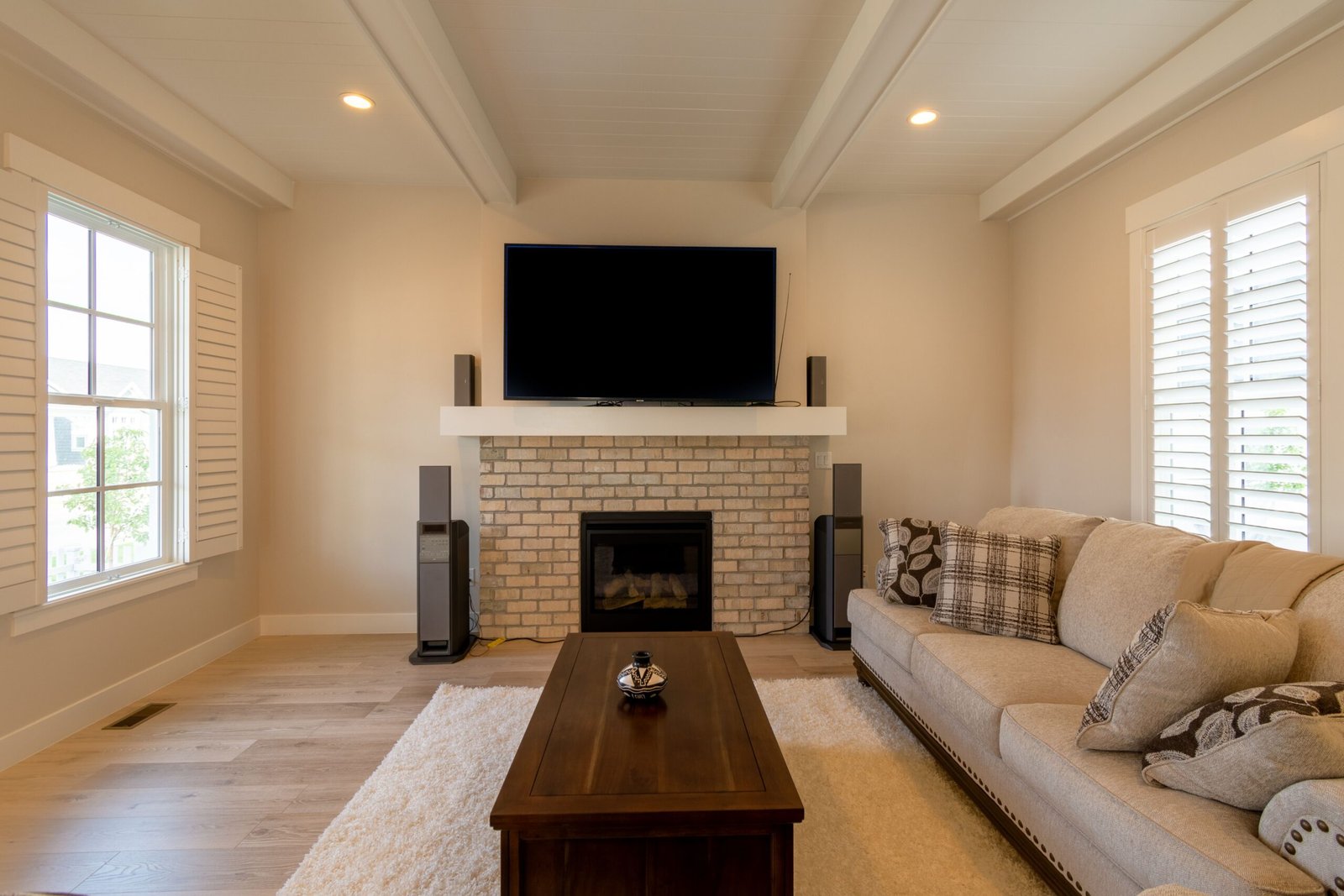 Full Height vs Tier-on-Tier Shutters: Which Style Is Right for Your Home?